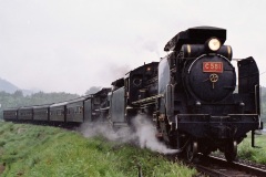 C58+C57+旧型客車