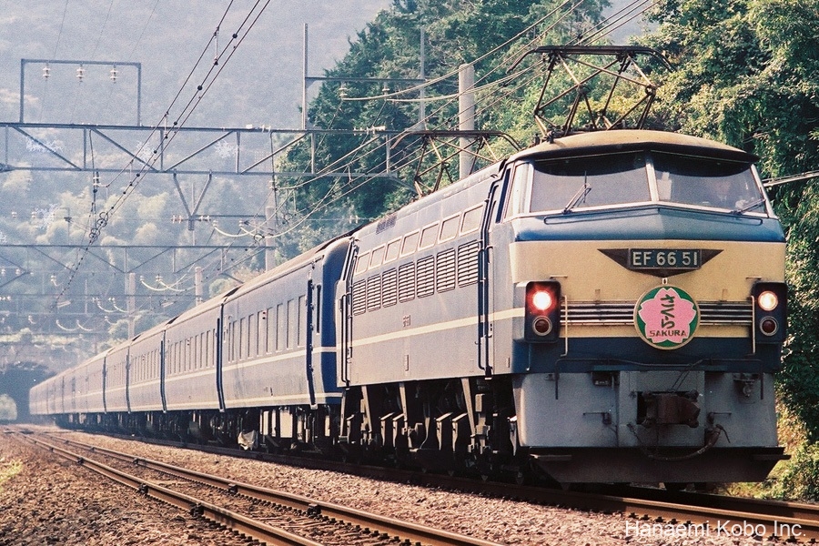 EF66-051_001