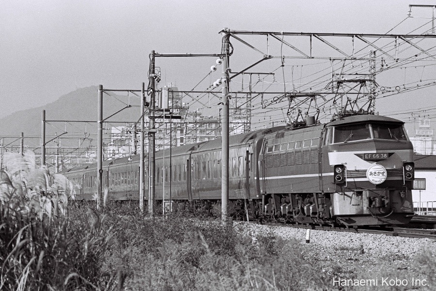 EF66-038_001
